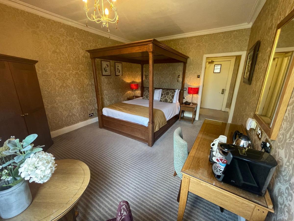 Clarion Charlecote Pheasant Hotel 3*